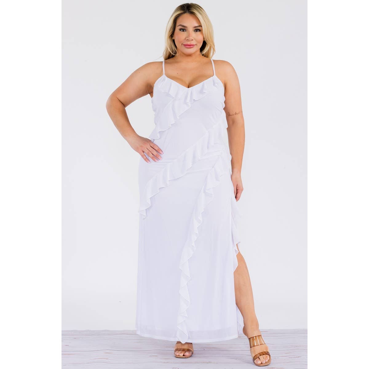 Curve Market – Großhandel Kleid – Damen – Maxikleid in großen Größen mit V-Ausschnitt, seitlichem Schlitz und Rüschenborte aus Mesh3