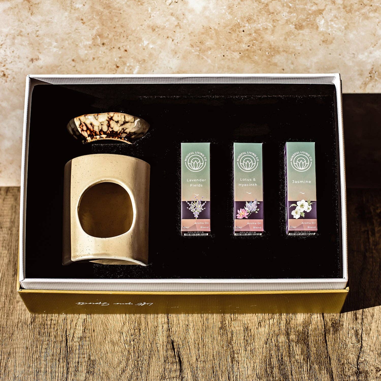 Mindful Living Co. - Wholesale Oil Warmer - Ceramic oil warmer with 3 fragrance oils5