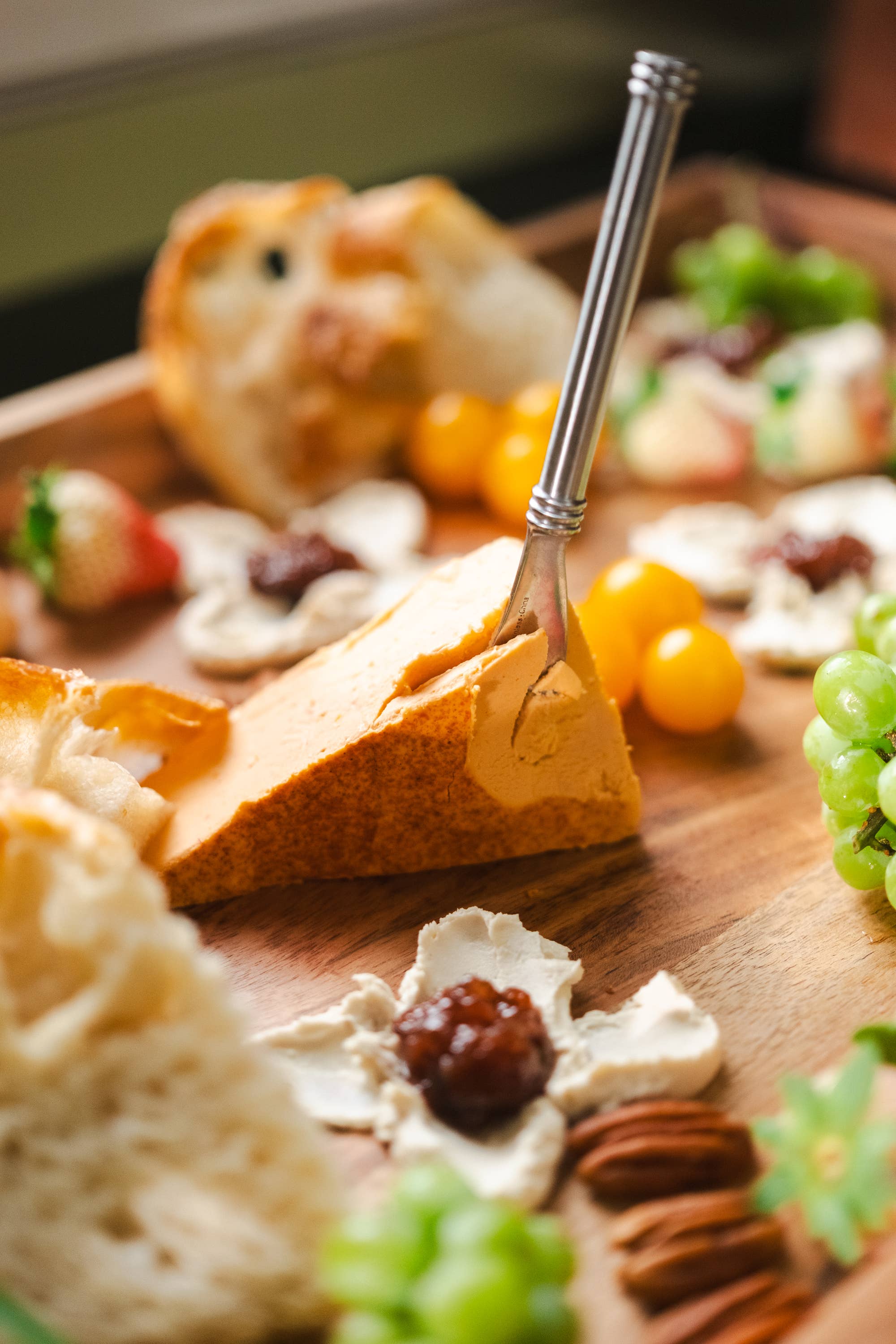 Darë Vegan Cheese - Wholesale Cheese - Smoked Cheddar Plant-Based Cheese Wedge1