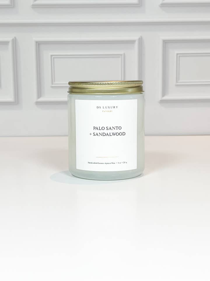 Palo santo + Sandeltræ - 8 oz Mælkeagtig Krukke Lys for engroshandel hos DS Luxury Candles