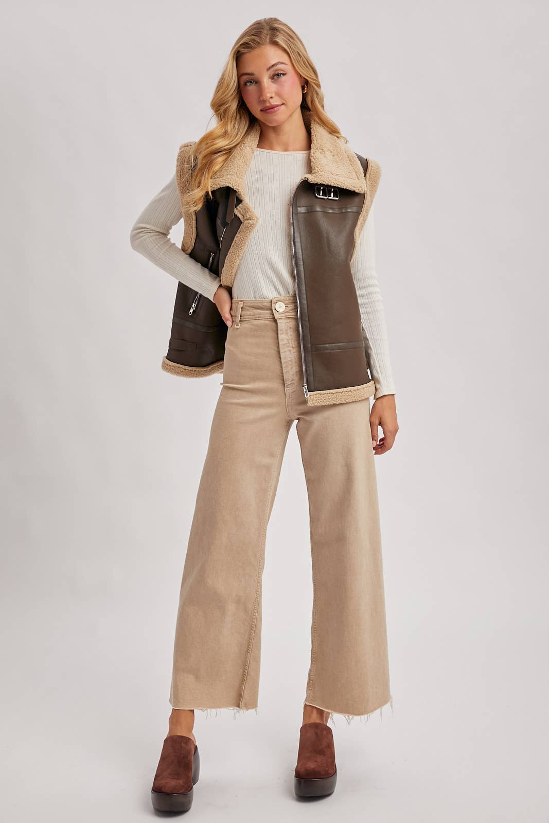 Bluivy – wholesale Outerwear Vest - Women’s – FAUX LEATHER WITH INNER FAUX SHEARLING AVIATOR VEST21