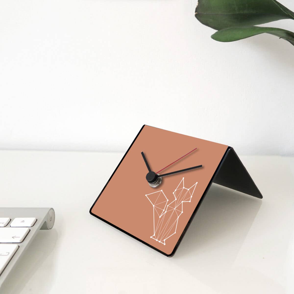 dESIGNoBJECT.it - Wholesale Desk Clock - Fox Table Clock2