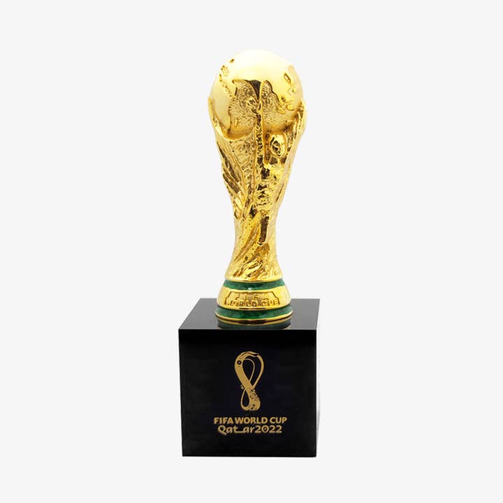 Réplique du mini-trophée 100 mm de la Coupe du Monde de la FIFA 2022 avec socle pour la vente par Honav USA