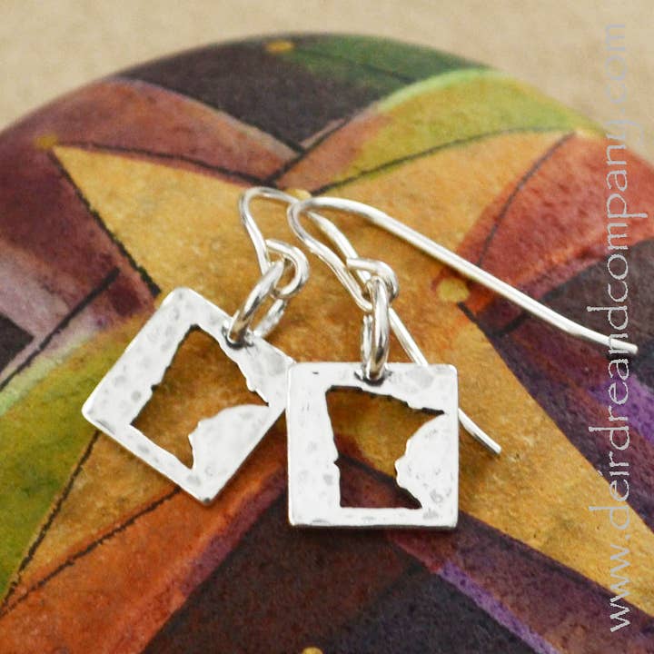 Minnesota fina örhängen i Sterling Silver för wholesale av Deirdre & Company