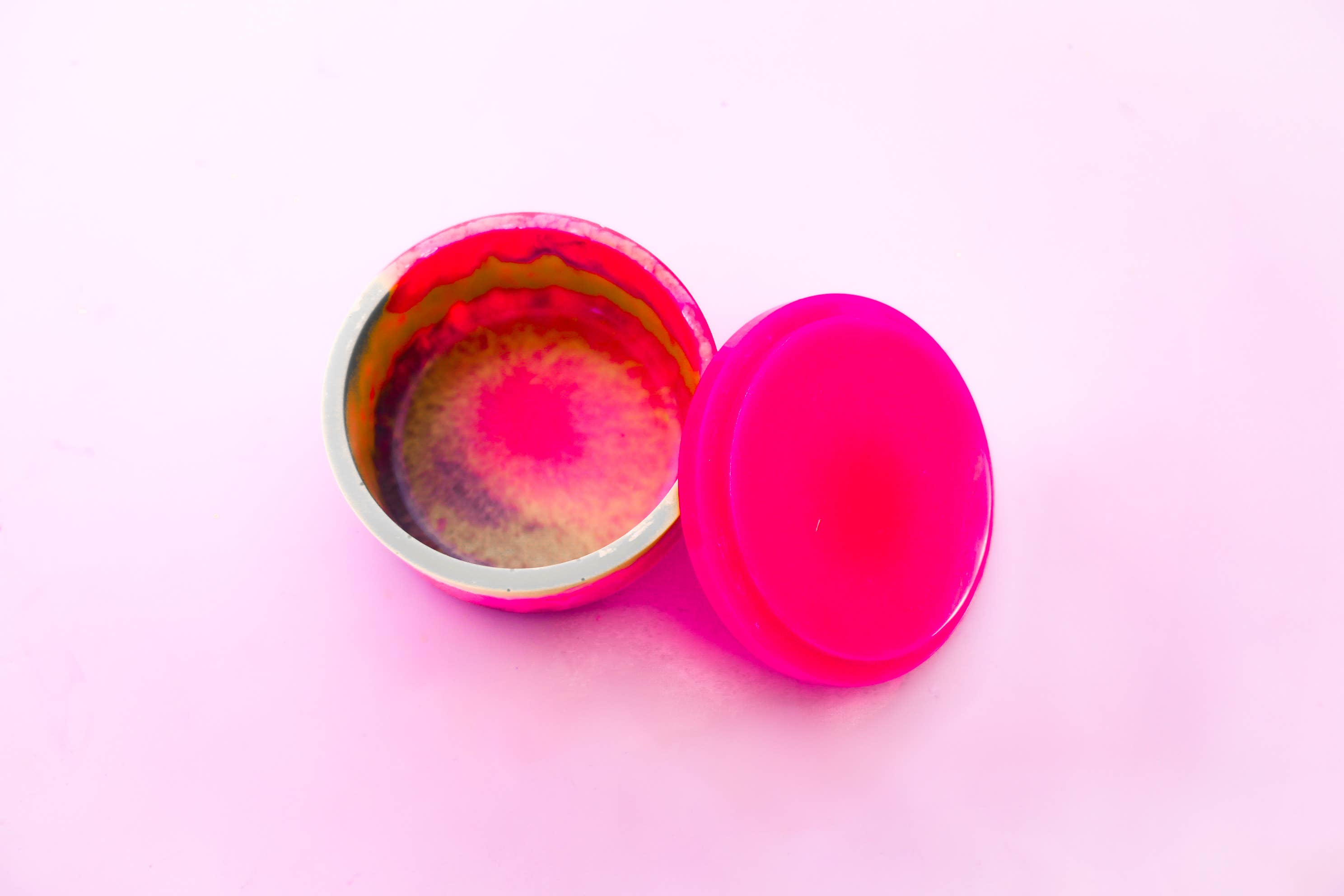 Resin at the Disco - Venta al por mayor Bandejas/platos/boles decorativos - Recipiente Rosie con tapa6