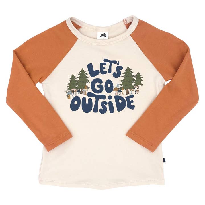 Camicia raglan da baseball «Lets Go Outside» in bambù/cotone per neonati/bambini/giovani | Crema e arancione per la vendita all'ingrosso da parte di Little & Lively