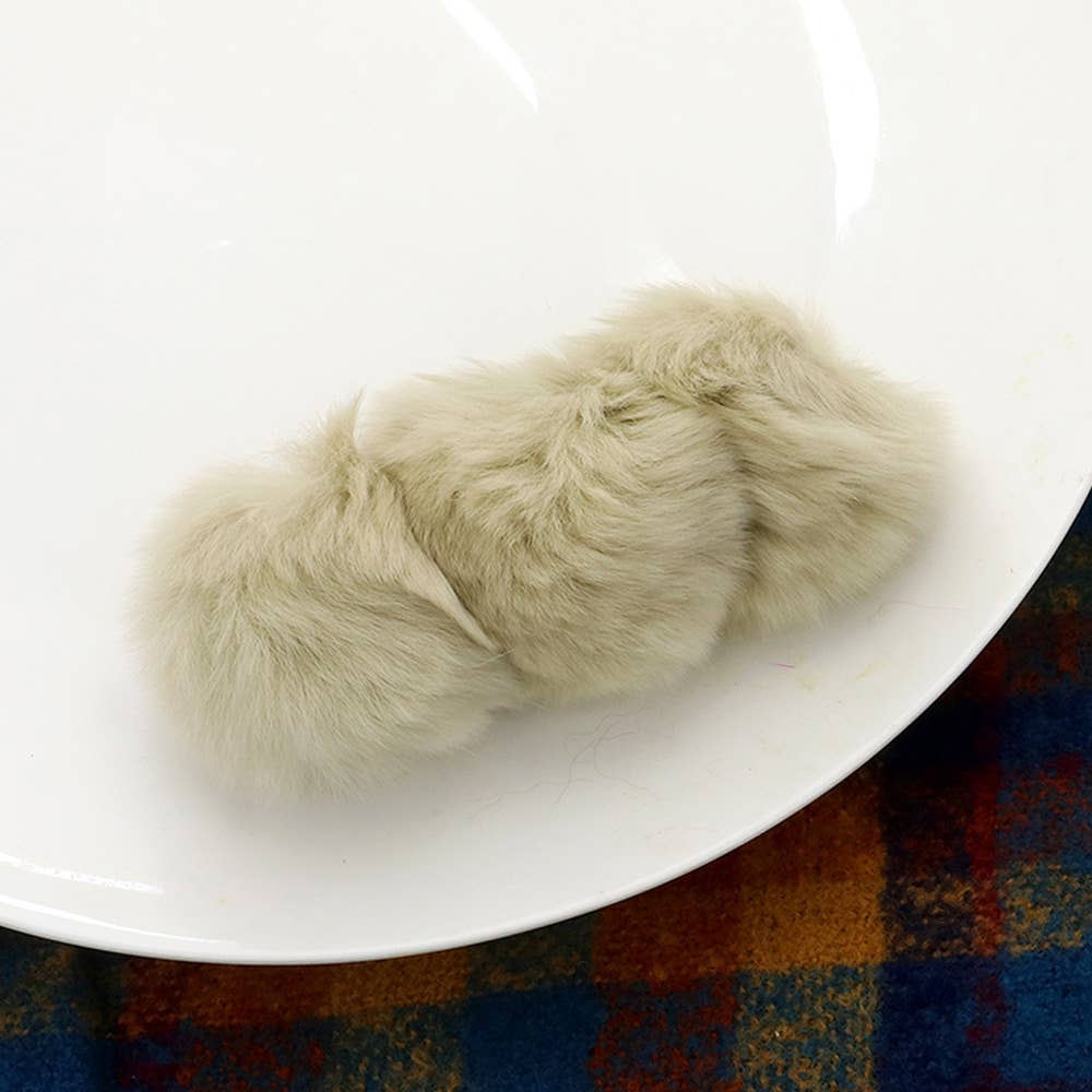 Sensibling Corp. - Vente Barrette – femme - Barrette à trois pompons en fausse fourrure4