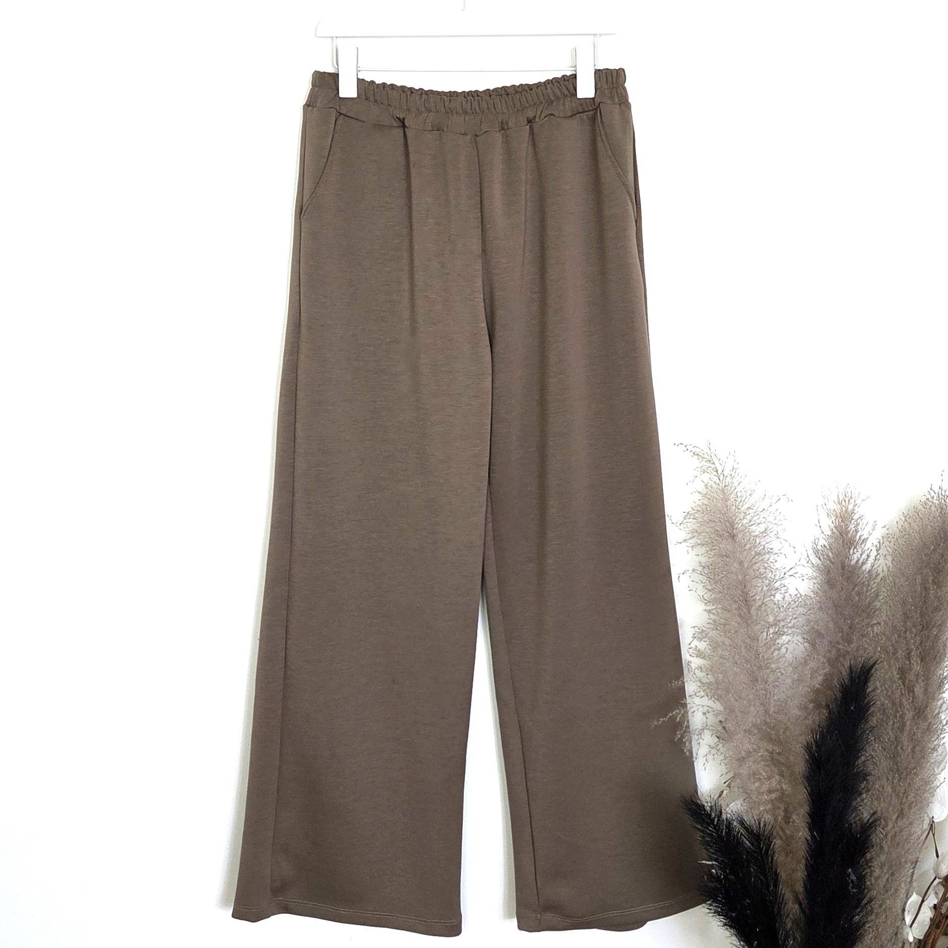 Tempest Designs - Wholesale Pants - Women's - Scuba fabric straight leg trousers with pockets and elasticated waistband (M-L)3