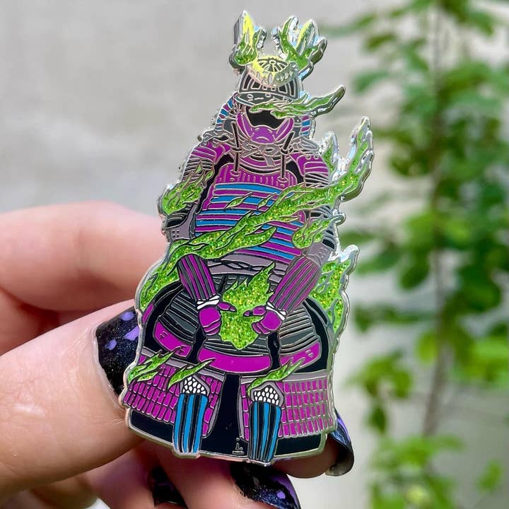 Armure de samouraï - Épingle à paillettes en émail pour la vente par Kabujiro