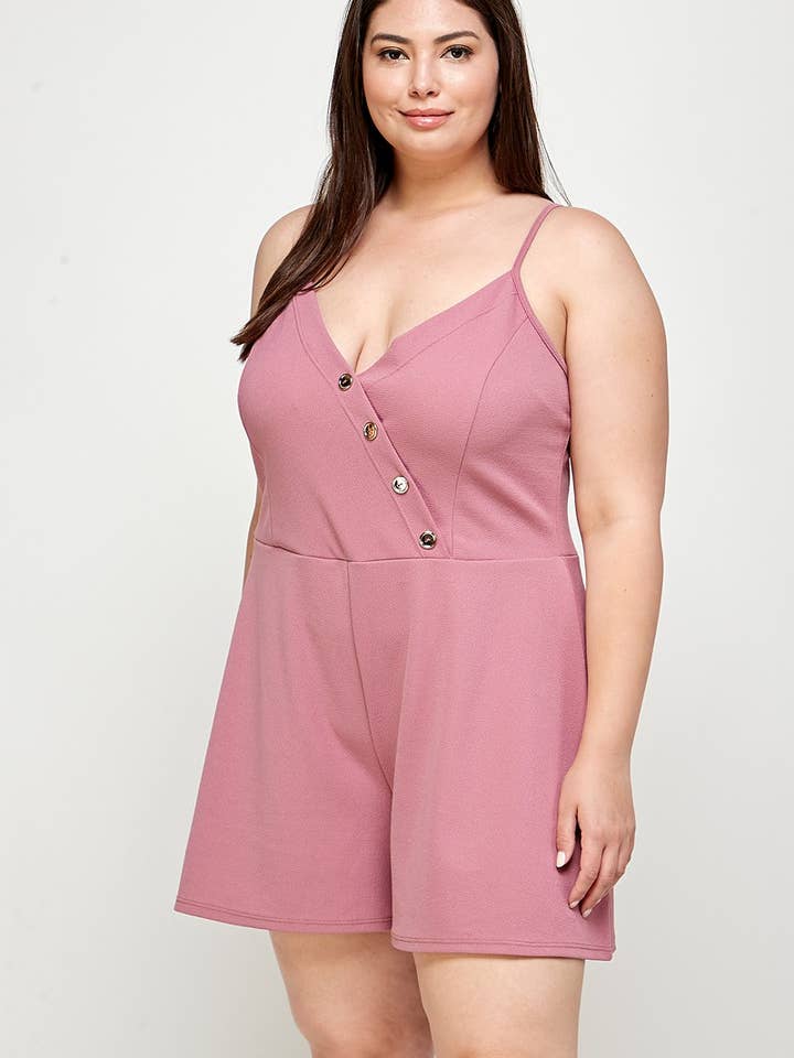 Plus Size Romper Asymmetrisk knappdetalj KY18005-RP för wholesale av Haute Fox Plus Size & Contemporary