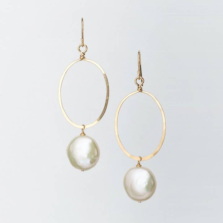 Grandes Brincos Ovais Forjados com Pérola Moeda por atacado de J. Mills Studio