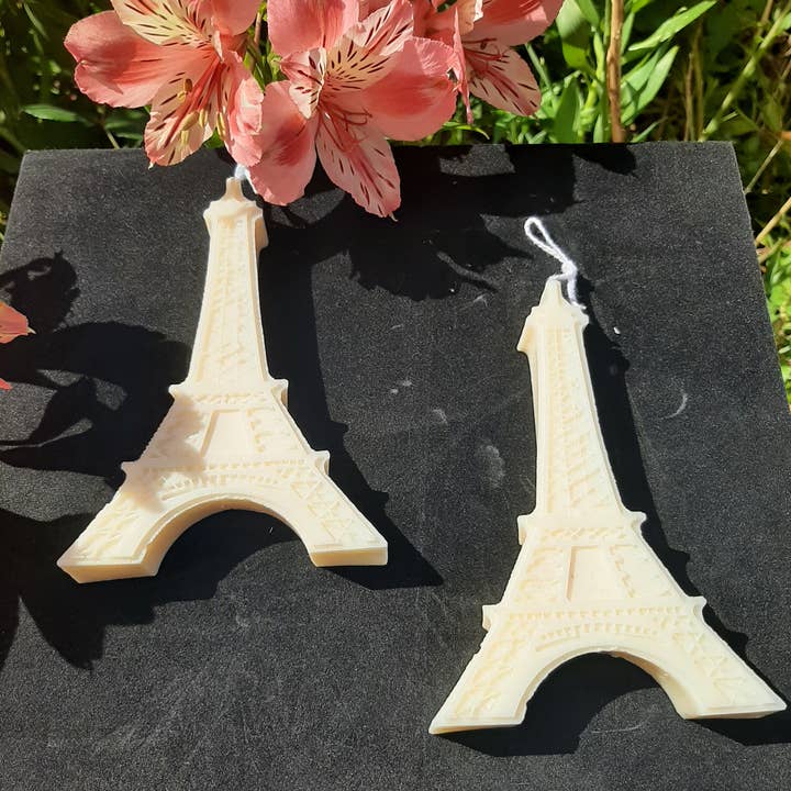 Nadia Vicente – Großhandel Geschenkkerze – Eiffelturm-Kerze aus Sojawachs mit floraler Duftnote6