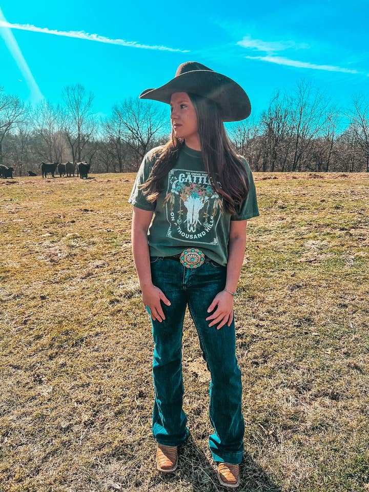 Southern Babe Wholesale - Wholesale Screen Printed T-Shirt - Women's - HE OWNS CATTLE ON A THOUSAND HILLS TEE0