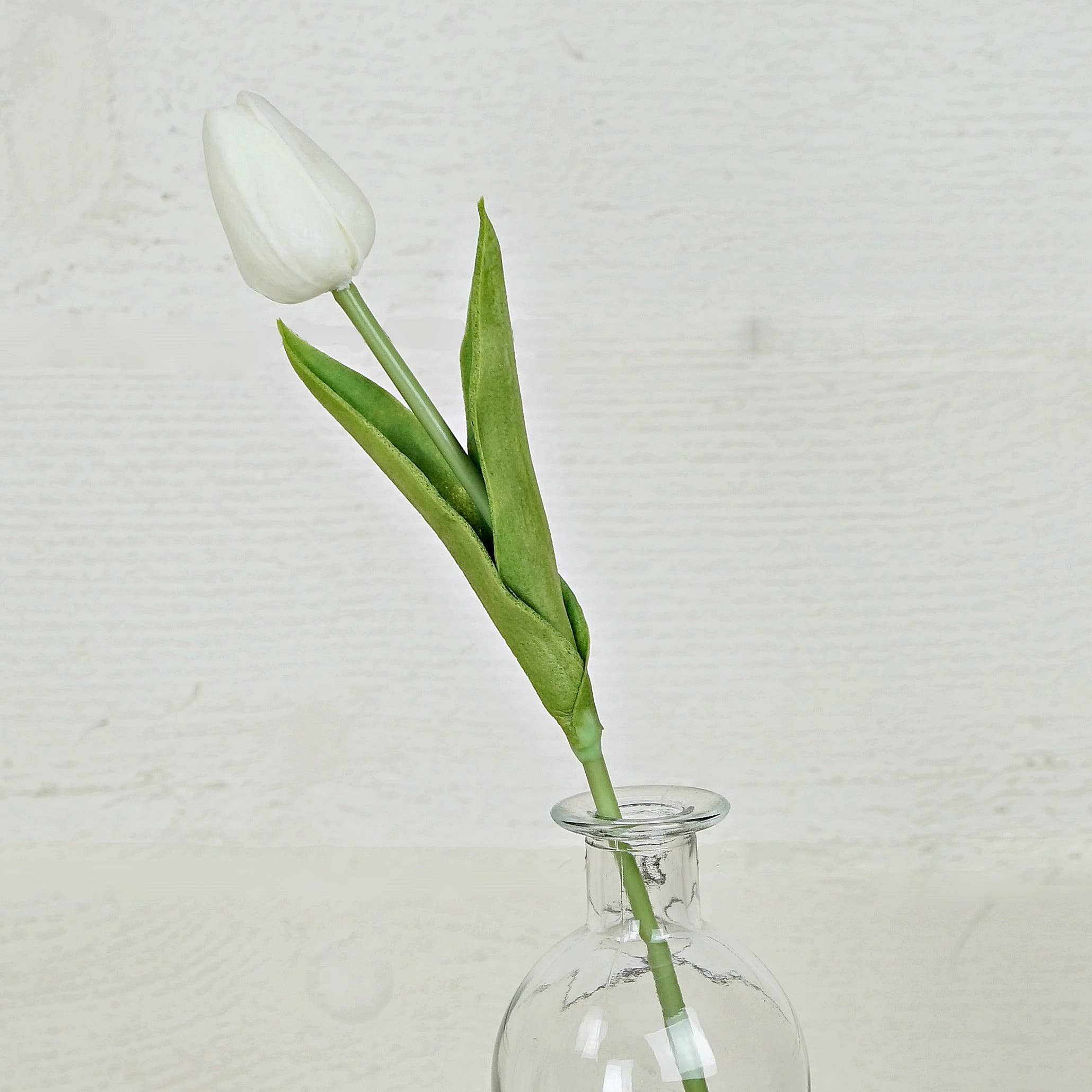 Impressive Enterprises, Inc. - Wholesale Artificial Flowers - ISB75433-15inL real touch Tulip Bud Stem-White1