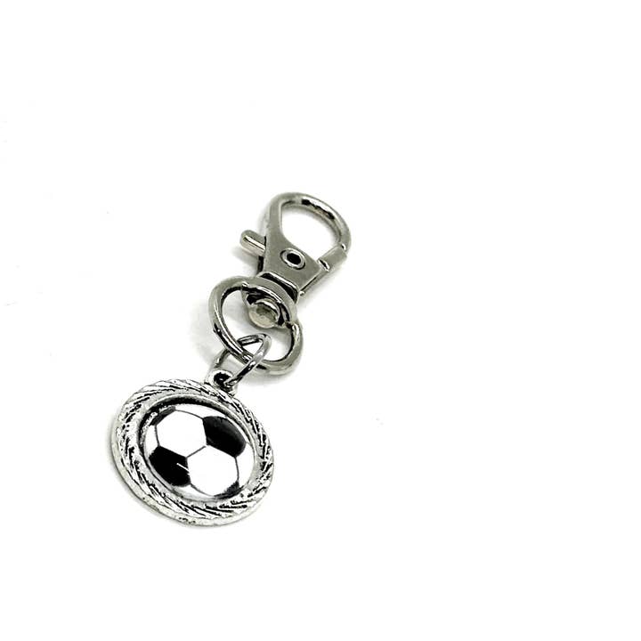 Breloque Clip Cabochon Ballon de Football, Maman de Footballeur, Breloque de Sac de Football, J'aime Mon Joueur de Football, Cadeau pour Épouse, Entraîneur, Épouse de l'Entraîneur, Breloque Porte-clés pour la vente par JKCE Designs