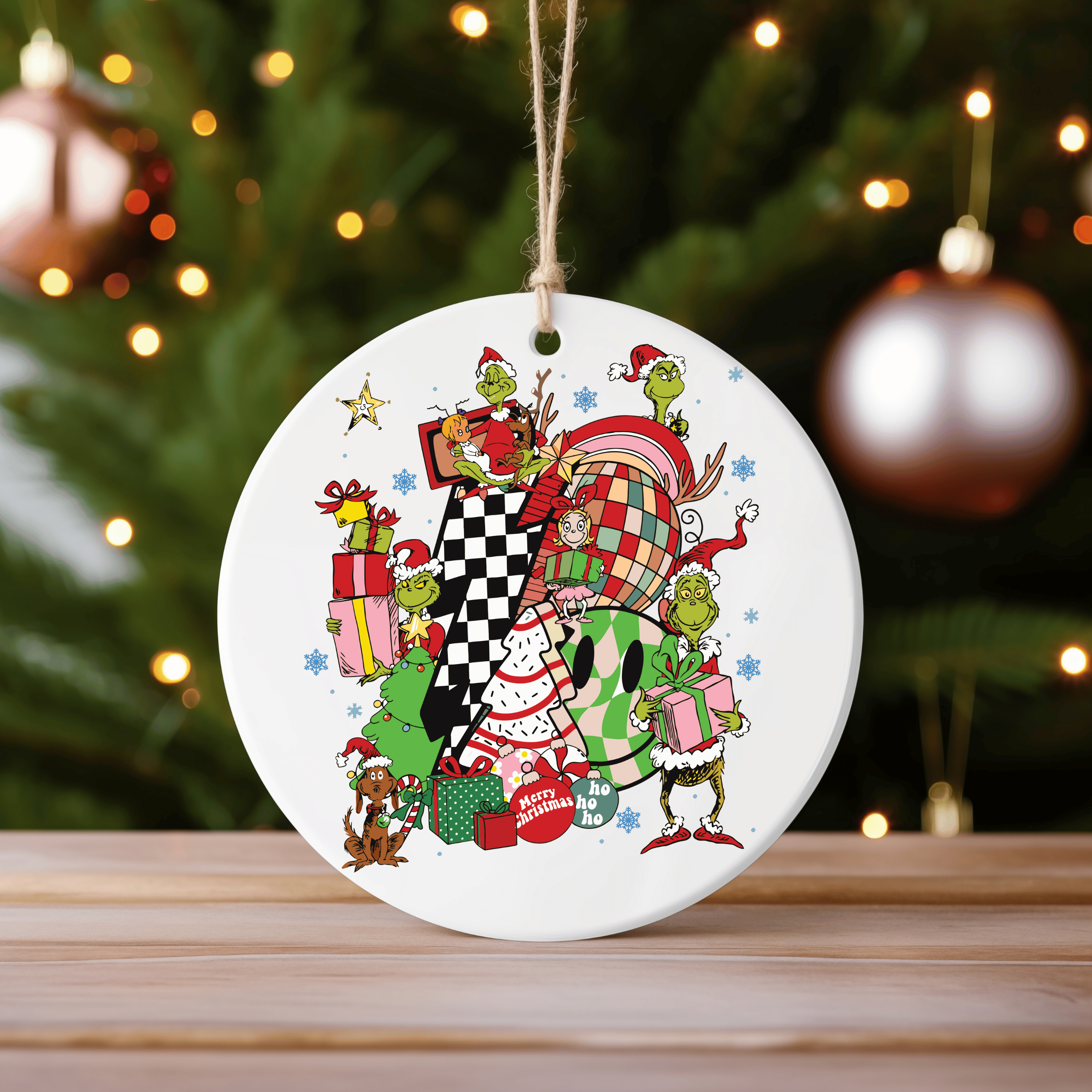 JAC Wholesale – Ornamento por atacado – Enfeite de Cerâmica Grinch de Snacks e Diversão1