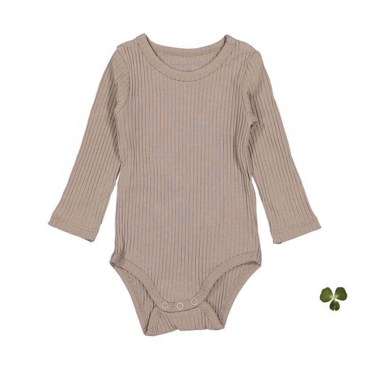 Grenouillère manches longues - Taupe pour la vente par Lovely Littles