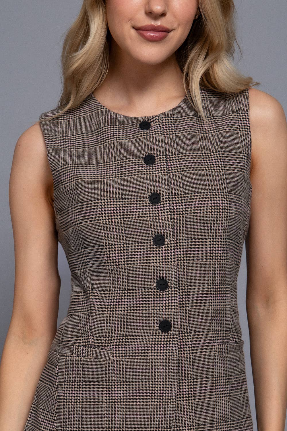 Active Basic | Active USA - Wholesale Suit Vest - Women's - Round Neck Button Down Check Woven Vest9