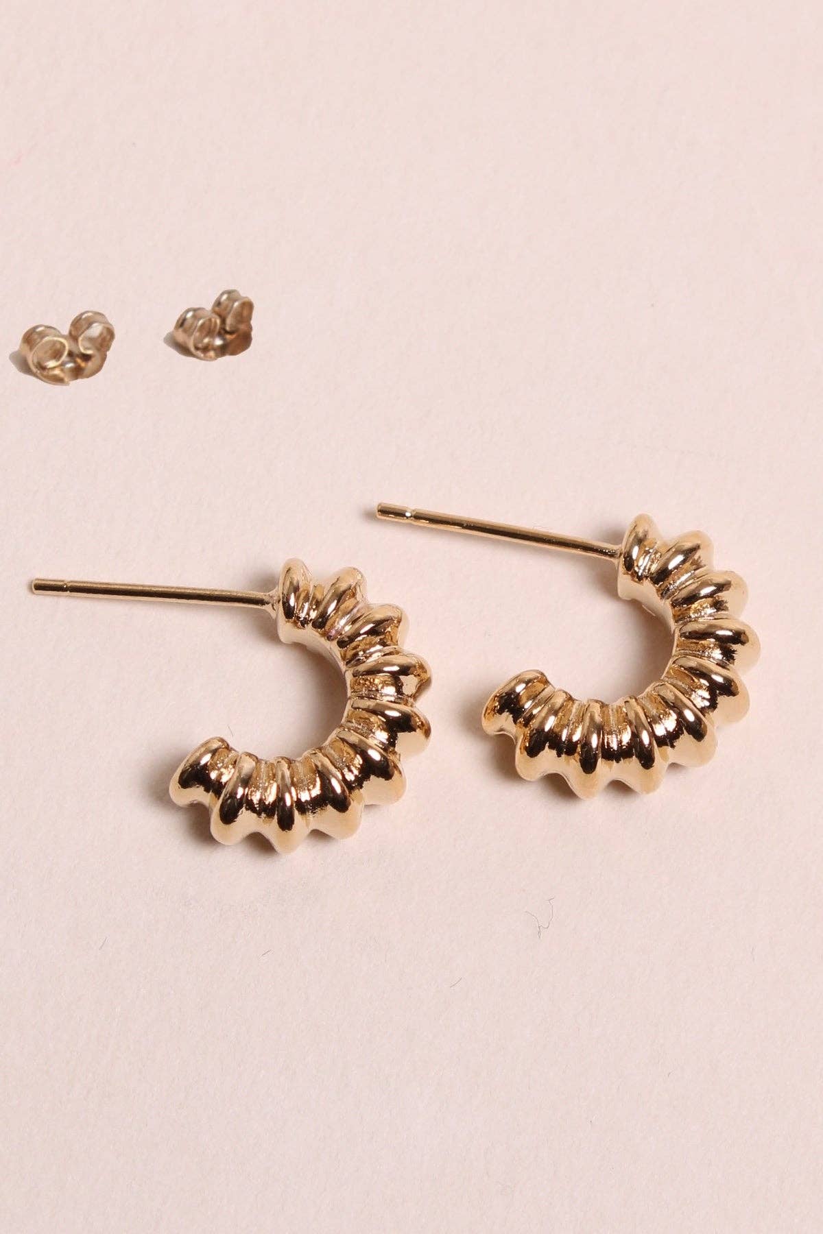 Waekura - Wholesale Hoop Earrings - Paola earrings1