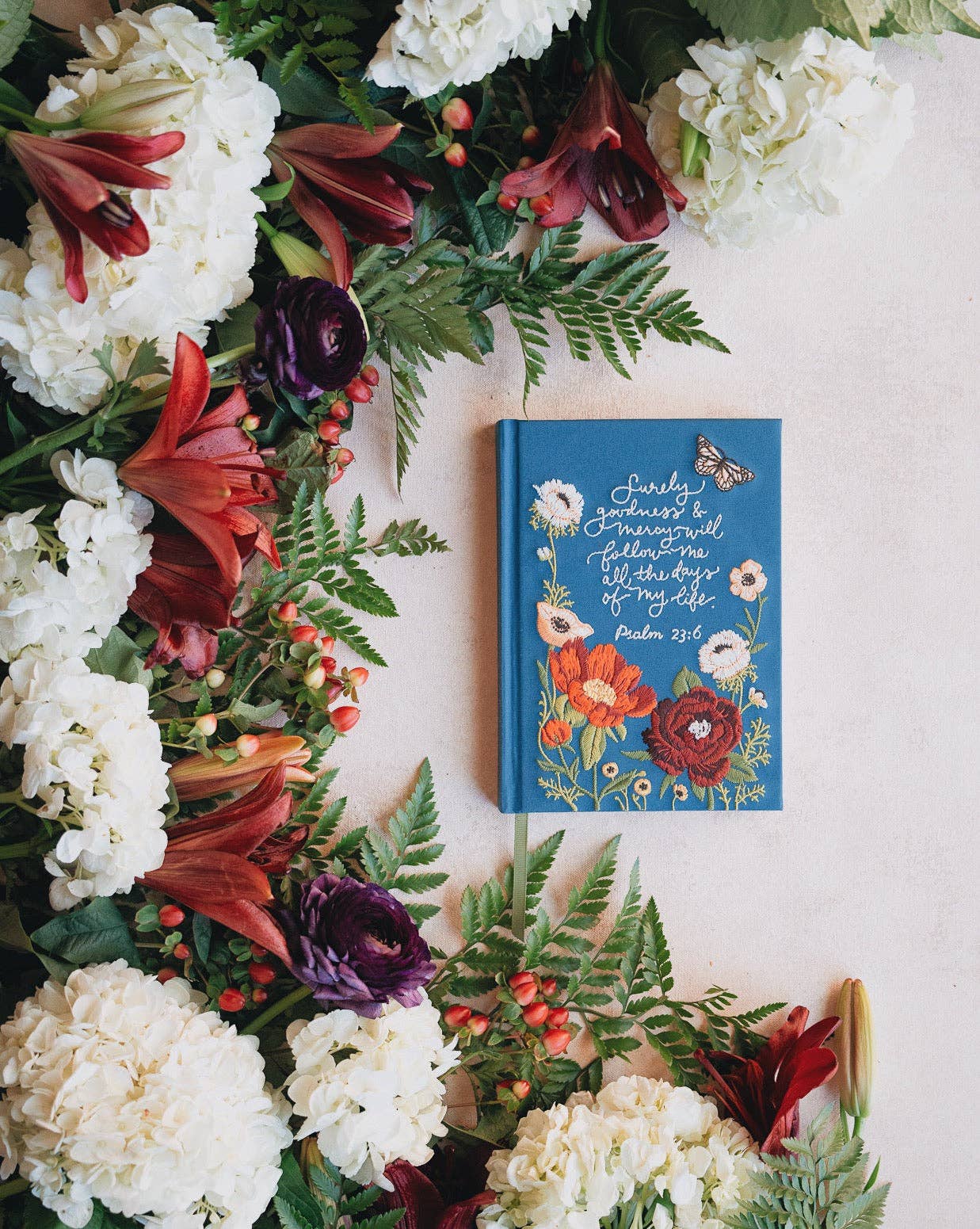 GraceLaced by Ruth Chou Simons – wholesale Journal och dagbok – Psalm 23 Broderad dagbok1