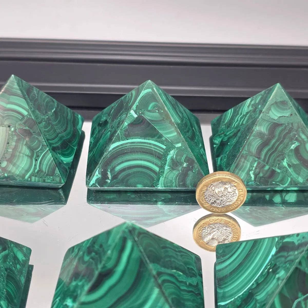 Distinction Crystals - Wholesale Spiritual Stone/Crystal - Malachite Crystal Pyramid 6x6cm2