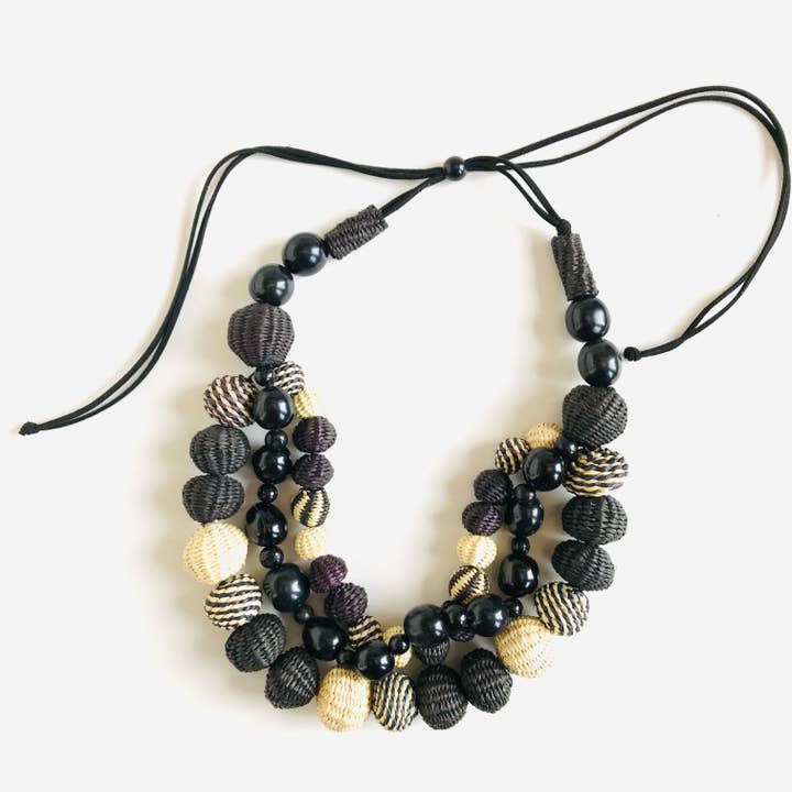 Iraca-Chicon - Collar de tres hebras para venta al por mayor de Belart Fair Trade