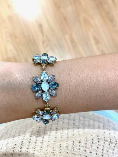 Blå blomst armbånd for engroshandel hos Cucadas de Ana