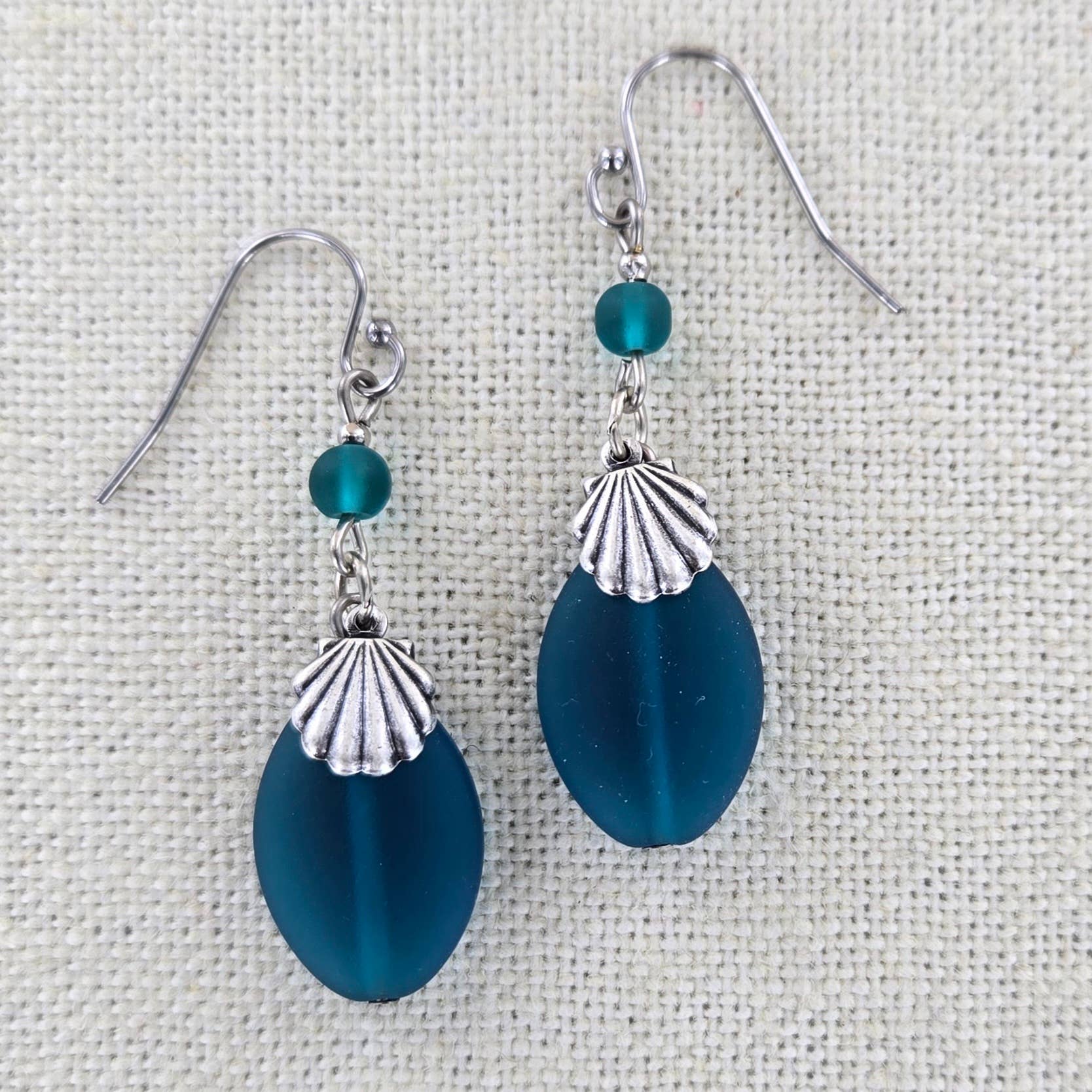 Sadie Green's Jewelry - Wholesale Dangle Earrings - Sea Glass Shell Earring 1709-SP2