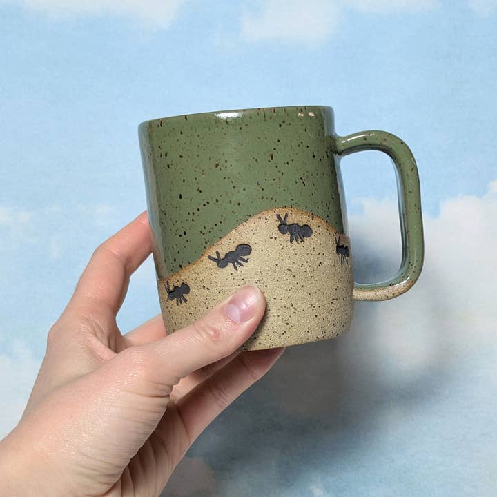 Osso Ceramics – Caneca por atacado – Caneca de cerâmica estampada de formiga, formigas em uma caneca de colina