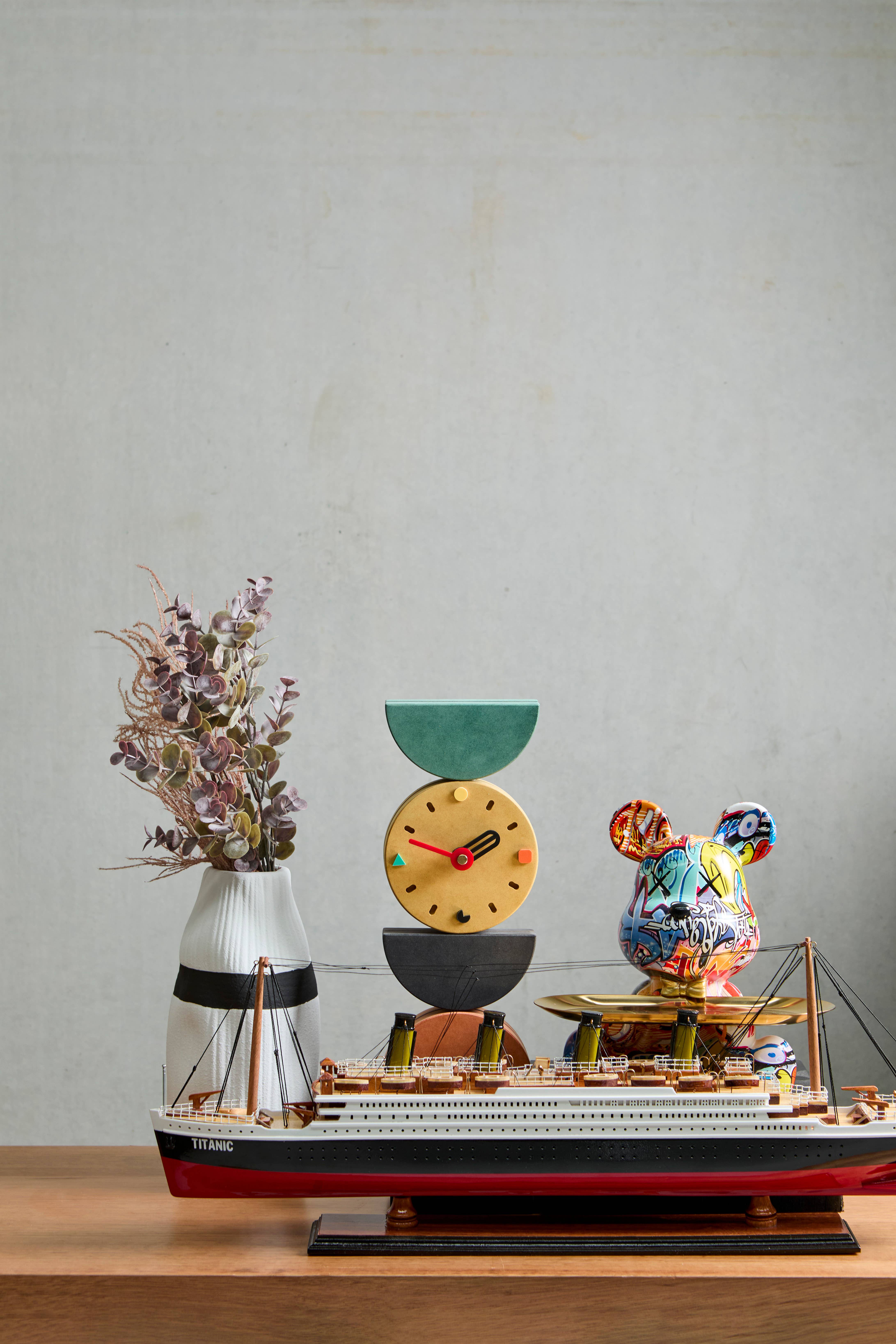 Paradox Collections - Wholesale Desk clock - Pablo Clock4