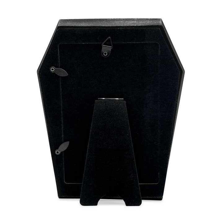 Isaac Jacobs International – wholesale Picture frame – Isaac Jacobs 4x6 Vampire Coffin-Shaped Picture Frame 3