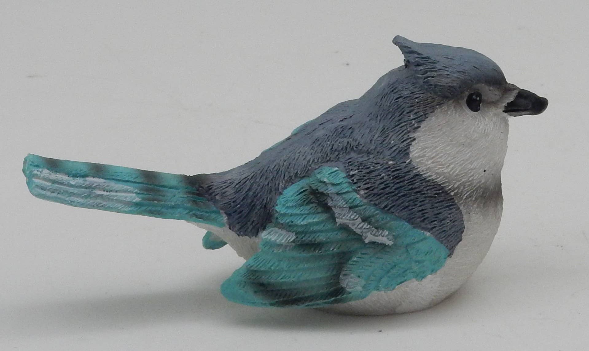 Green Pastures Wholesale - Wholesale Decorative Figurine - Bird Figurines Decor - Polyresin Blue Jay1