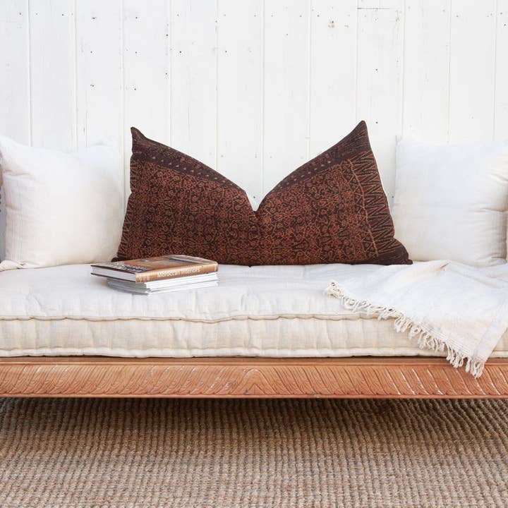 De-cor - Wholesale Bench - Finely Carved Bleached Anglo-Indian Daybed