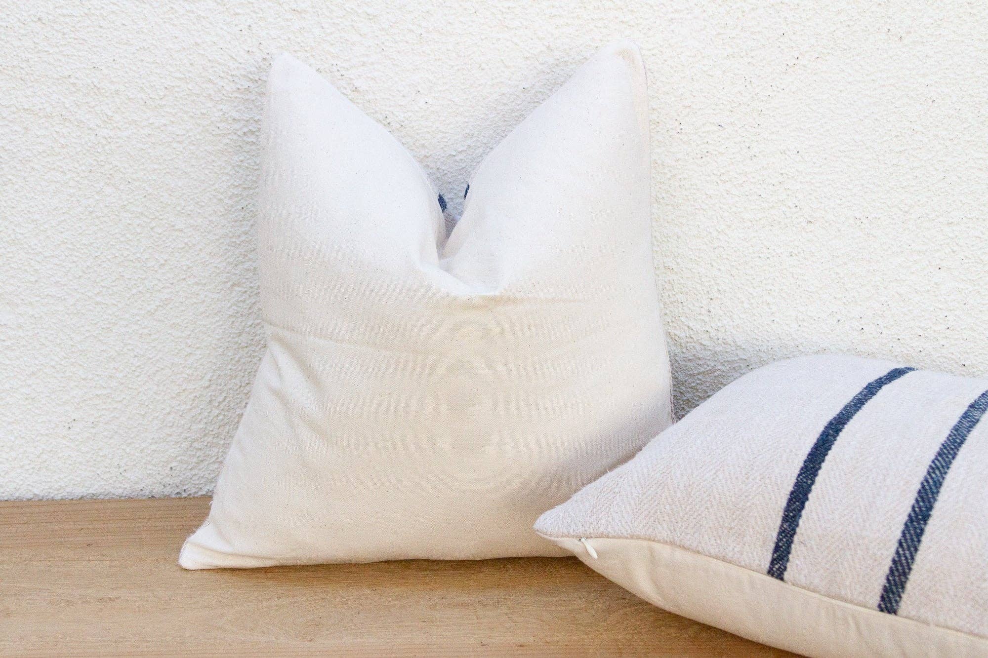 De-cor - Wholesale Throw/Decorative Pillow - Pair of Antique French Grain Sack Linen Pillows5