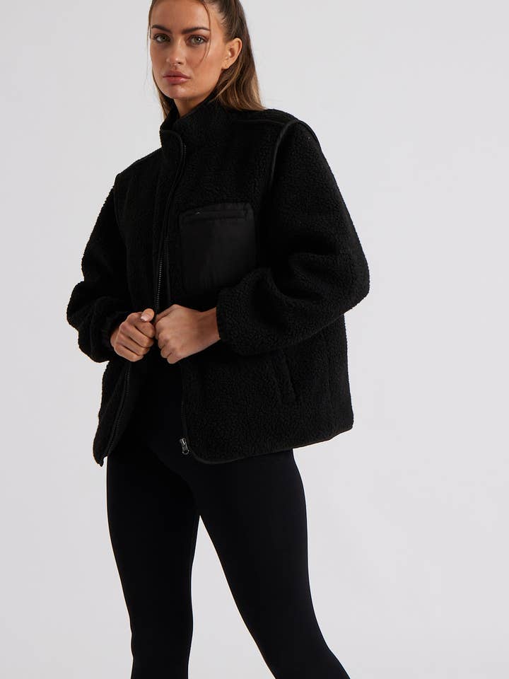 Urban Bliss – wholesale Fleece – Women′s – Black Fleece Jacket