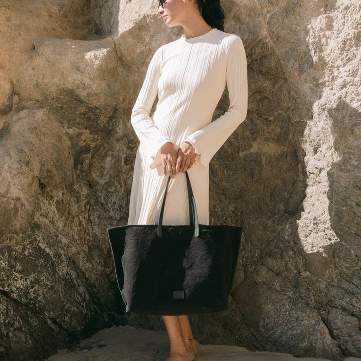 Sand Vachetta Hana Canvas Boat Bag in Black for wholesale on Faire