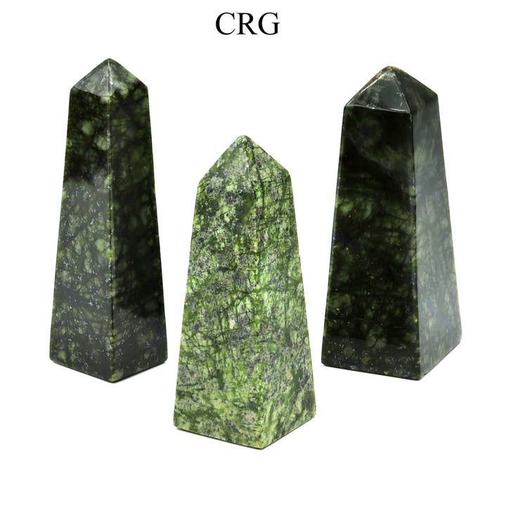1 KILO LOT - Green Serpentine Obelisk Towers/MIXED SIZES for engroshandel hos Crystal River Gems LLC