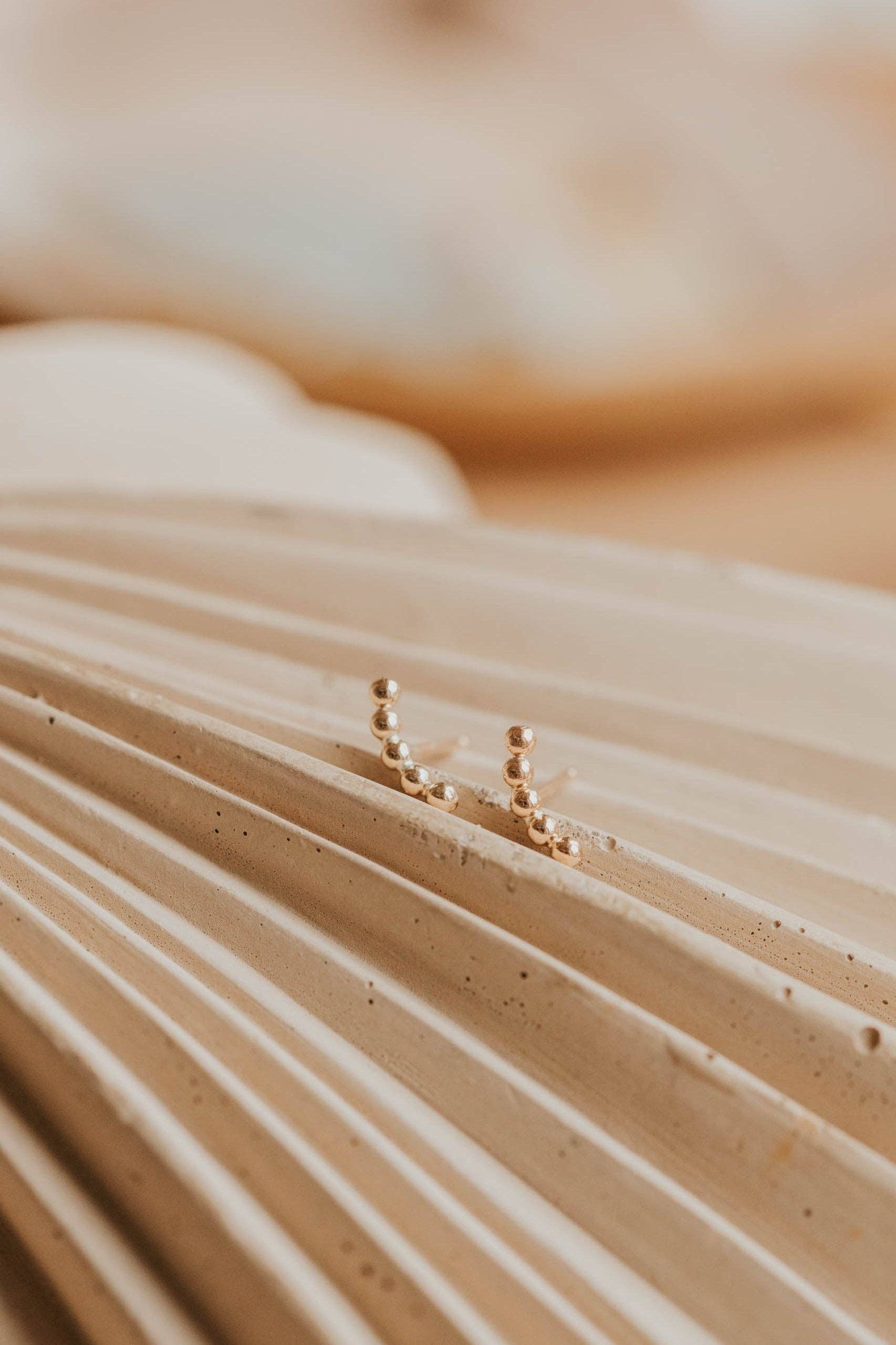 Hello Adorn – wholesale Solitärörhängen – Dezi Studs | 14kt guld fyllning + sterlingsilver3