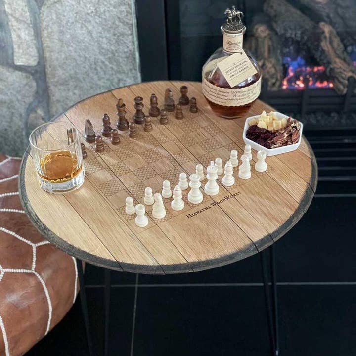 Whiskey Barrel speltafel voor wholesale door Hiawatha WoodWorks