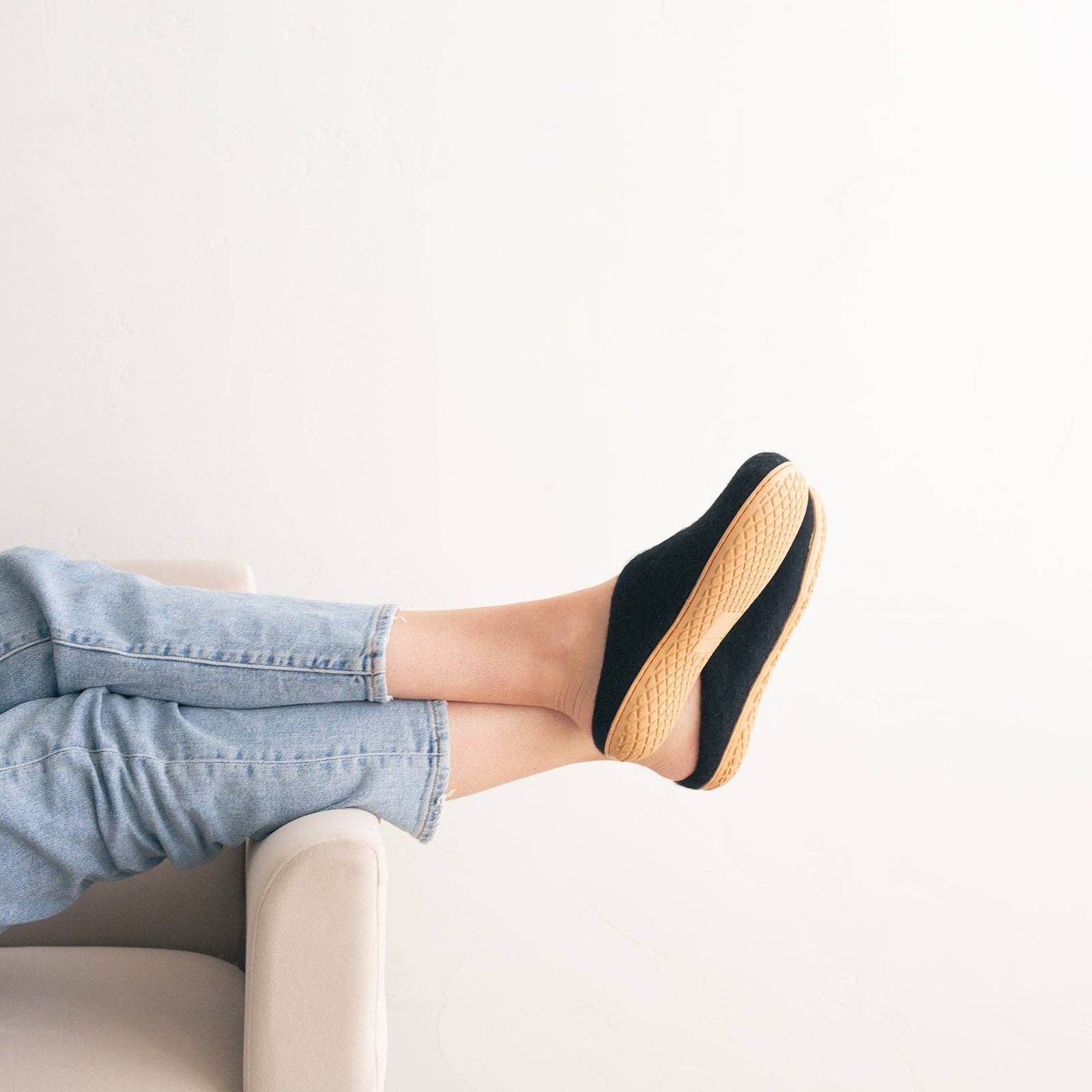 Fuzzy cove – wholesale Slippers – Women's – Night Black | Luxury Organic Merino Wool Slippers3