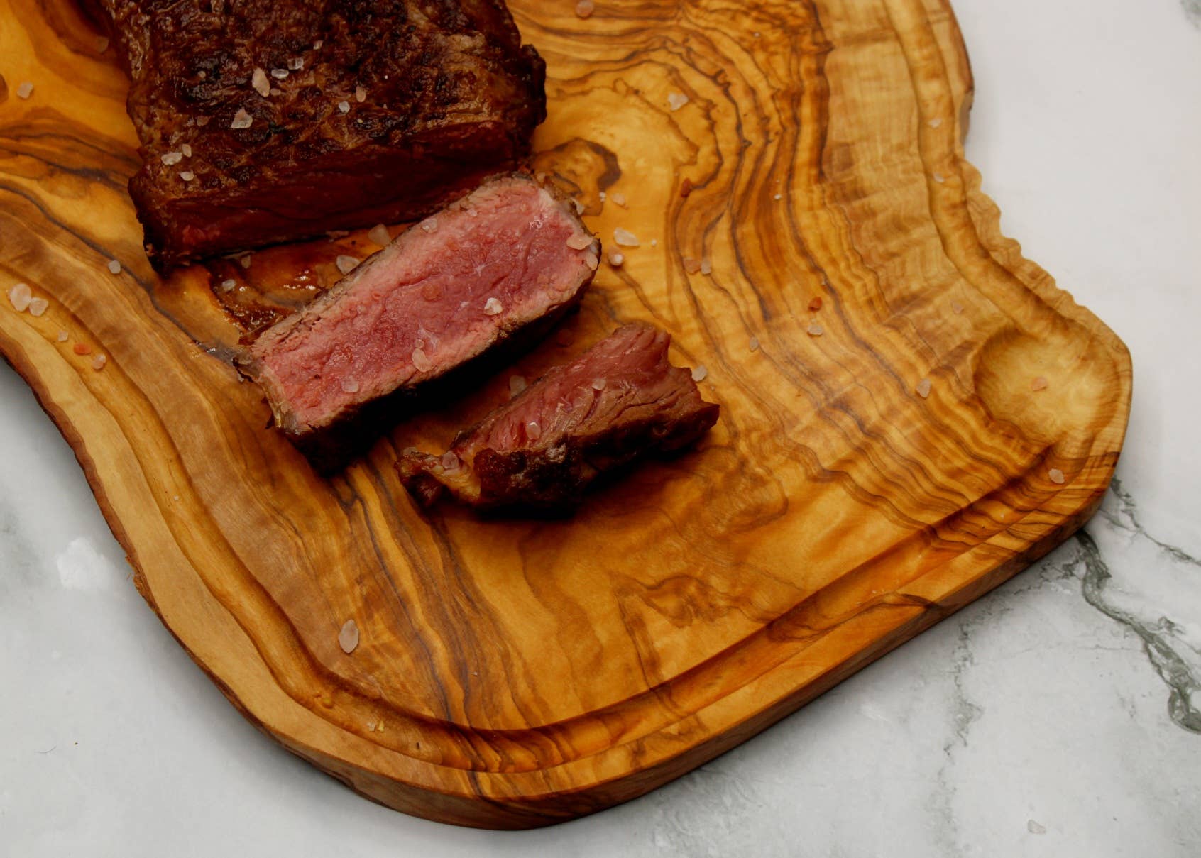 DAGDEG - Wholesale Cutting Board - DAGDEG cutting board made of olive wood with juice groove4