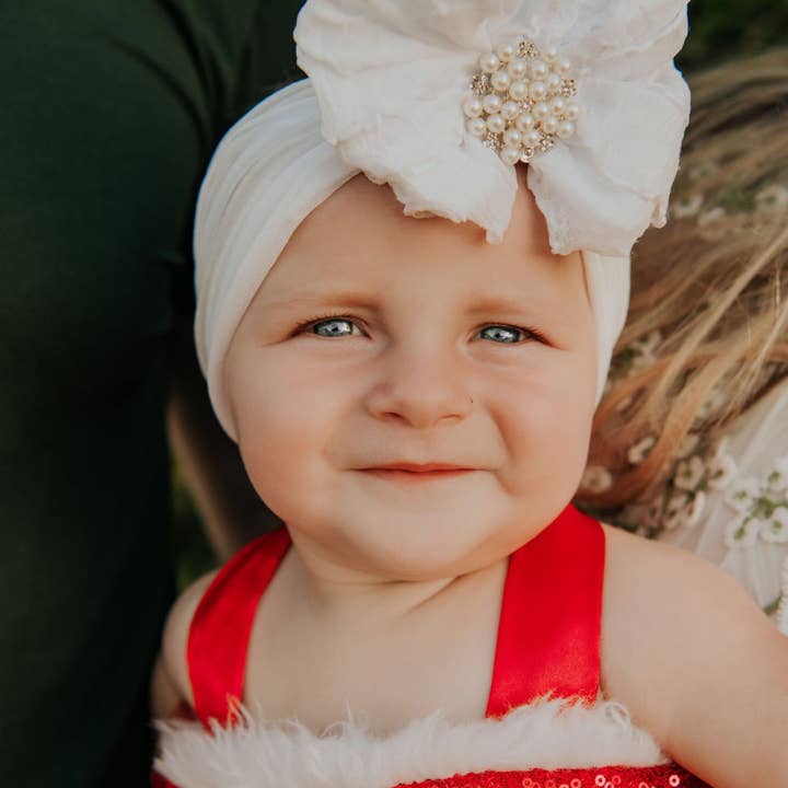 Diadema con volantes perla para venta al por mayor de Rockin Royalty