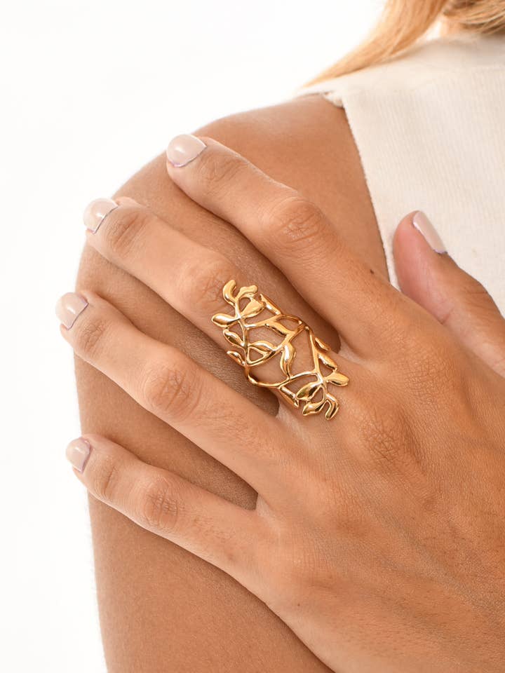 Lames annulaires en acier réglables pour la vente par Victoria Moda