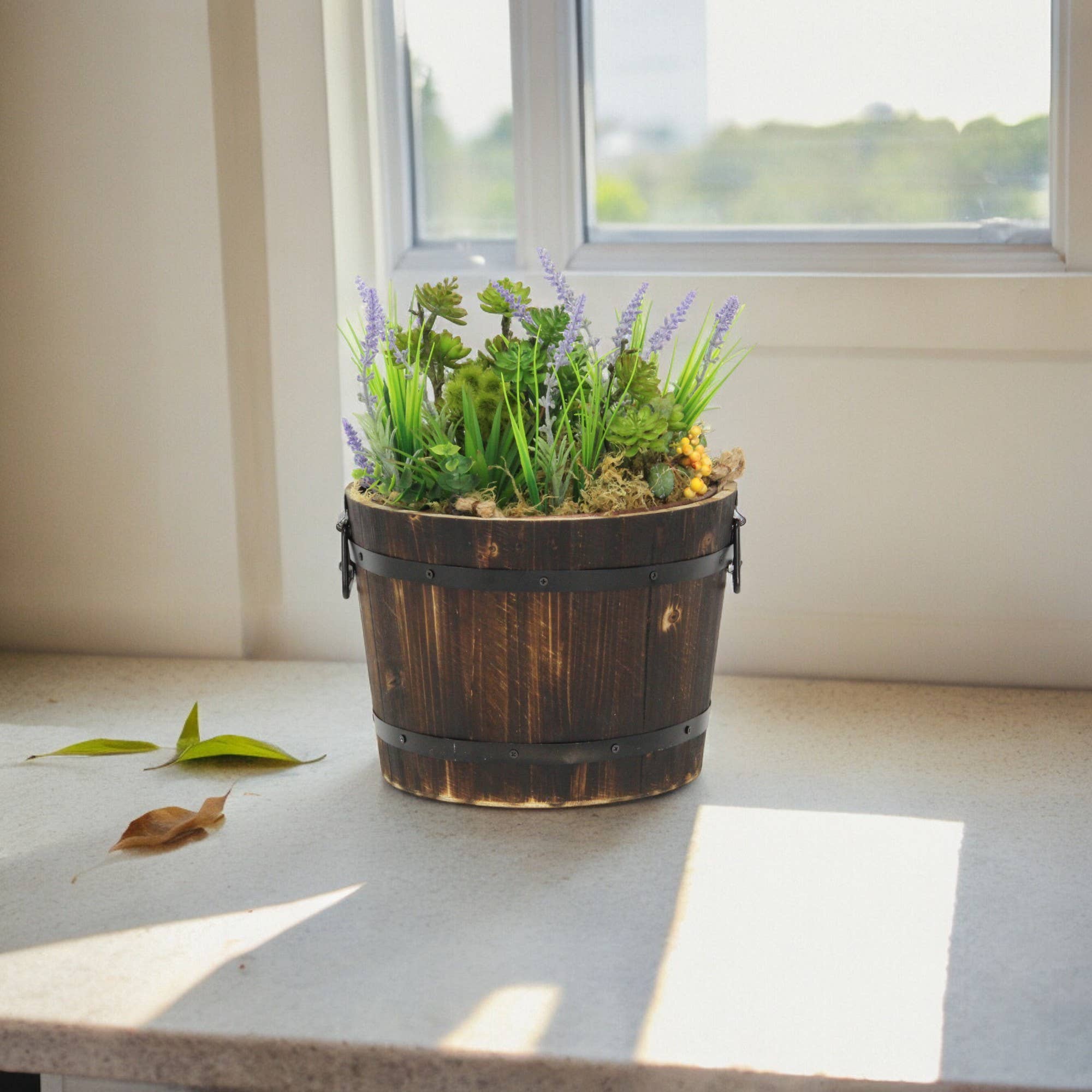 Cheungs Home Decor - Vente Pot - Seau décoratif en bois marron foncé Mariva avec accents et poignées en métal20