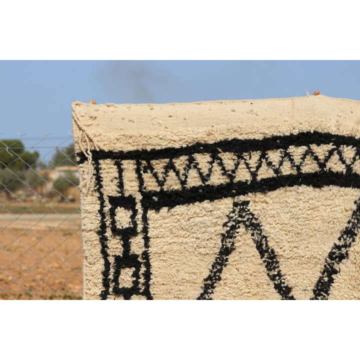 MUSMUSRUGS – wholesale Rug pad – Moroccan Traditional Moroccan Beni Ourain Rug2