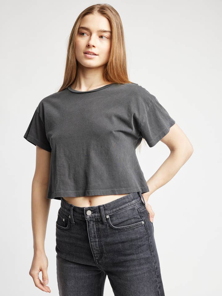 T-shirt Drew Crop pour la vente par Self Contrast