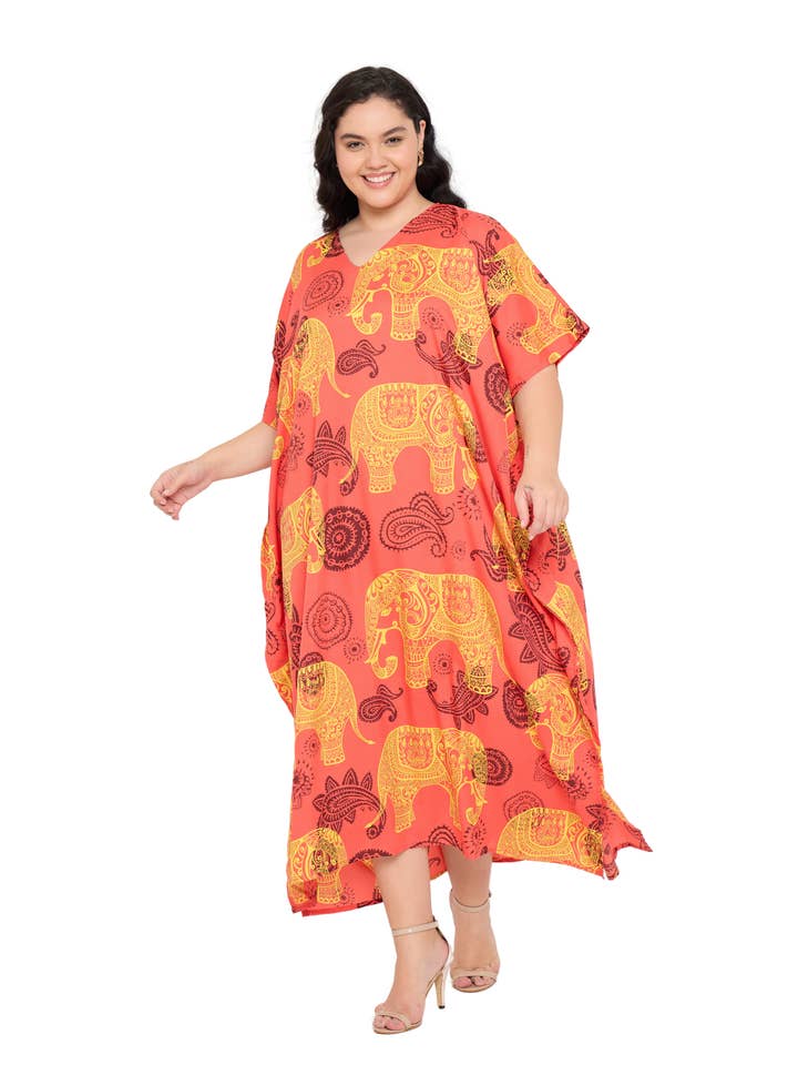 Robe Caftan Femme Grande Taille en Polyester Rouge Corail Animal pour la vente par GYPSIE BLU