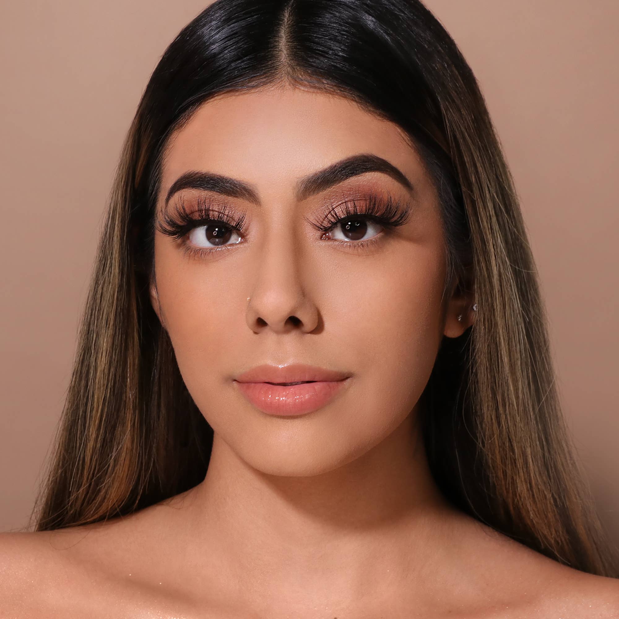 Moira Cosmetics - Vente Fonds de teint - Fond de teint Complete Wear 375 Beige moyen1