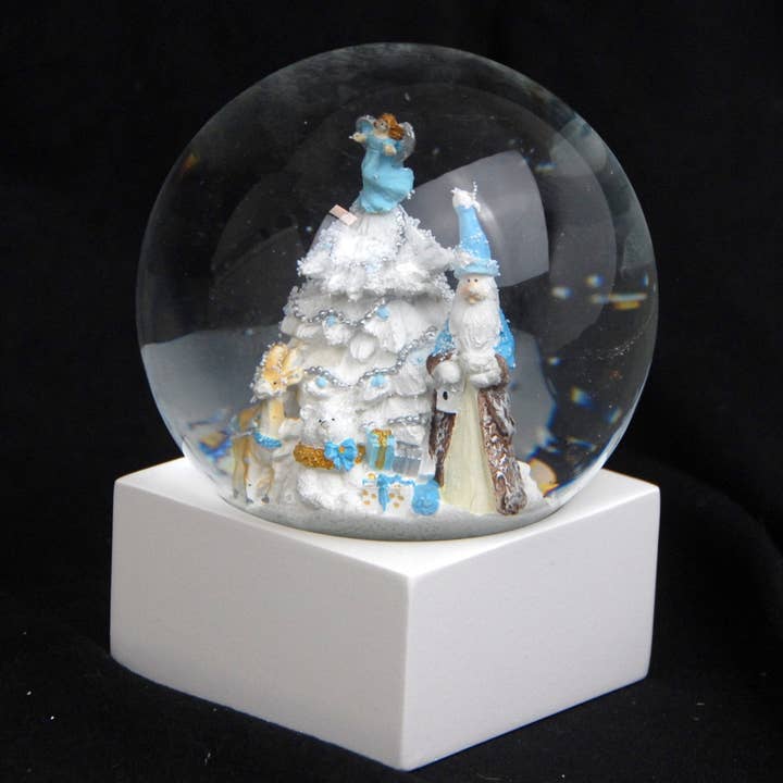Boule à neige stylée Père Noël sapin de Noël blanc bleu pour la vente par Schneekugelhaus