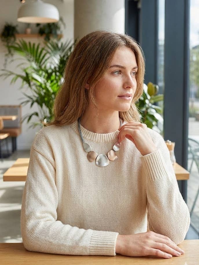 Colar Multi Cordas em Couro Urbano Cinzento 2 Tone Chic por atacado de Oceanic Jewellers - Majique London